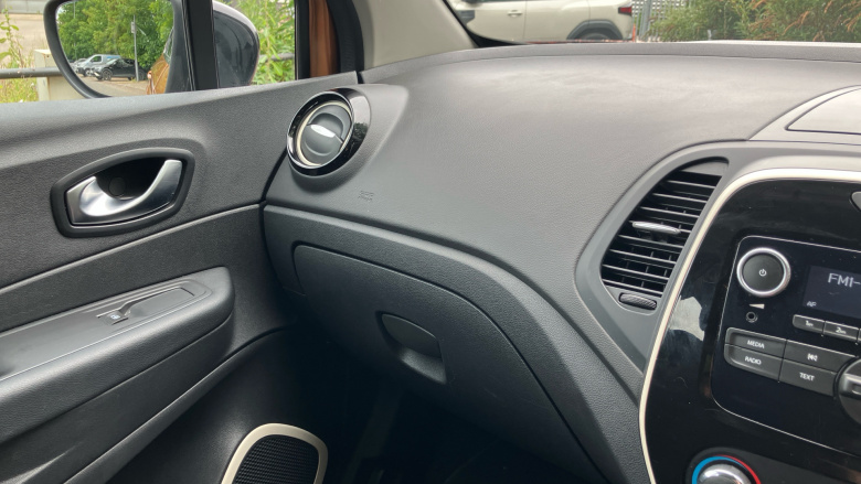 Renault Captur 0.9 TCE 90 Play 5dr Petrol Hatchback